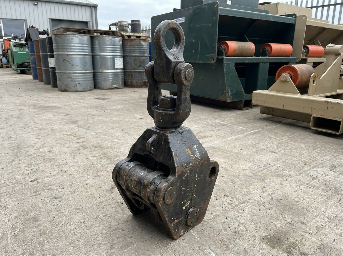 cable grip and swivel